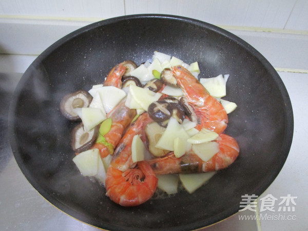 冬笋香菇烧大虾