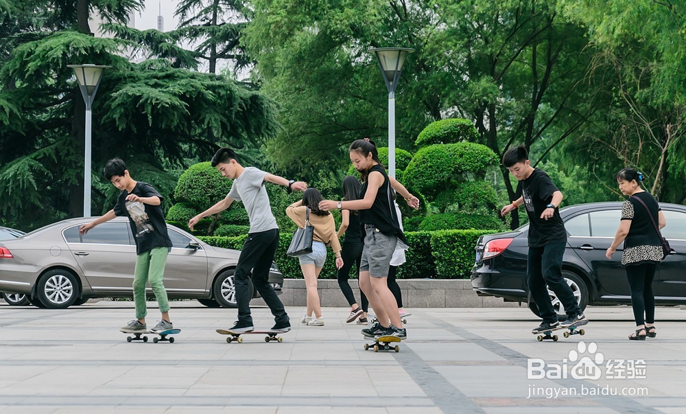 新手不会玩滑板怎么办？教你荡板前行的技巧！