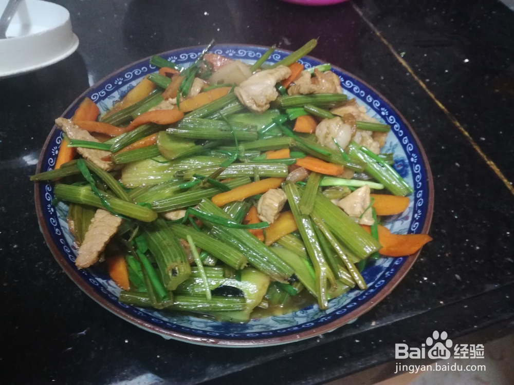 西芹胡萝卜猪肉片家常炒法