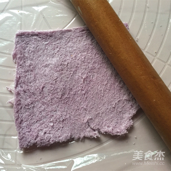 沙拉肉松吐司卷