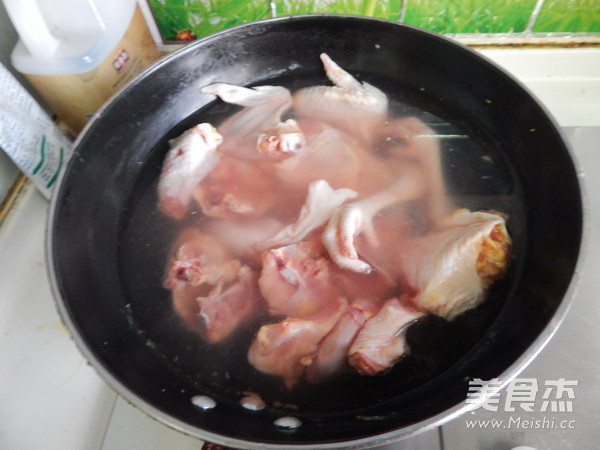 小土豆烧鸡的做法