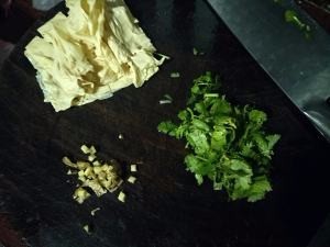 如何做出好吃腐竹嫩肉豆腐煲