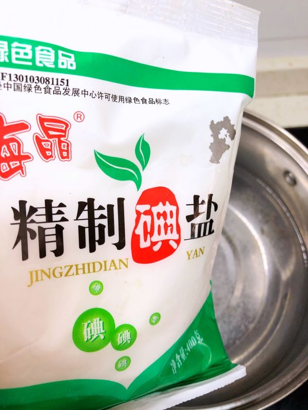 贵式腊肠煲仔饭