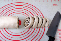 黑糖肉桂手斯包