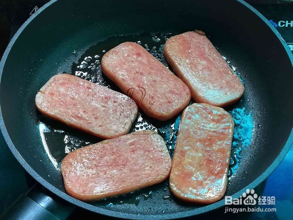 怎么做酸青瓜午餐肉卷饼