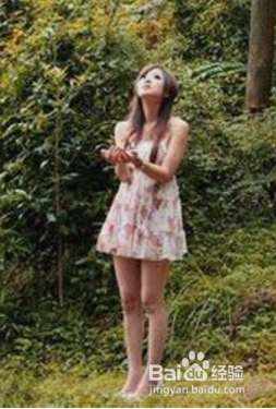 Photoshop打造艳丽的橙褐色树林美女图片