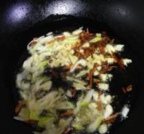 五花肉炖白菜冻豆腐的做法步骤