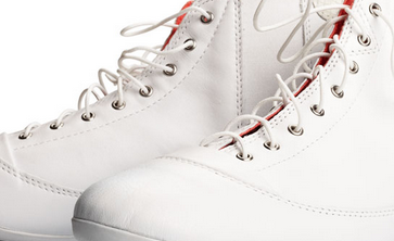 白色鞋子怎么样可以洗干净？