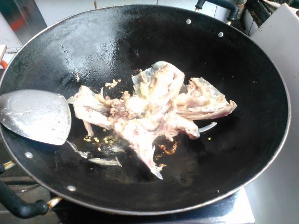 豆腐鱼头白贝汤