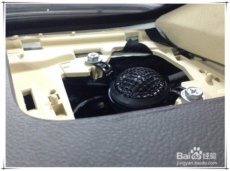 丰田酷路泽原位无损升级德国RS新竞赛两分频音响