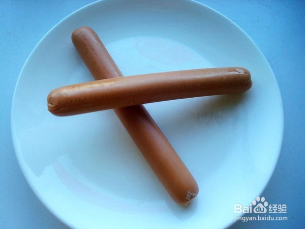 如何做美味的饺子皮卷火腿肠