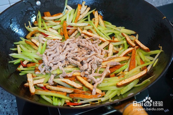 青椒炒香干做法