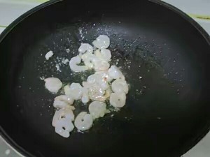 西兰花炒虾仁的做法