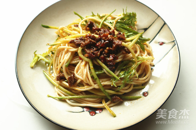 牛肉香菇酱拌面