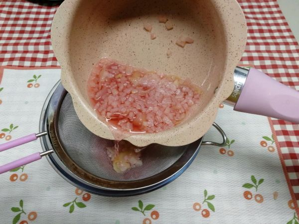 蜜桃双色果冻布丁