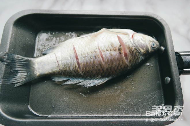 苏泊尔萝卜丝鲫鱼汤