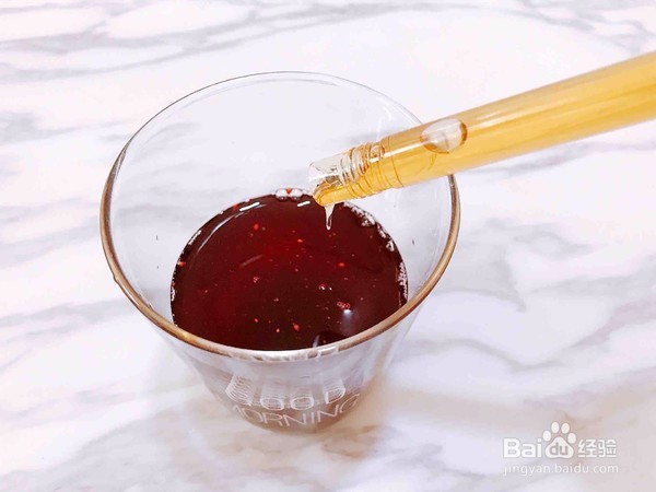 莓果蜂蜜气泡饮