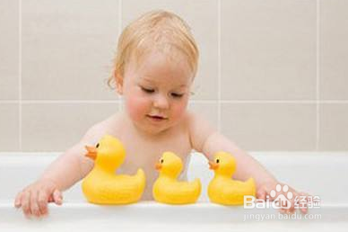 夏天到了，孩子玩水要注意什么问题。