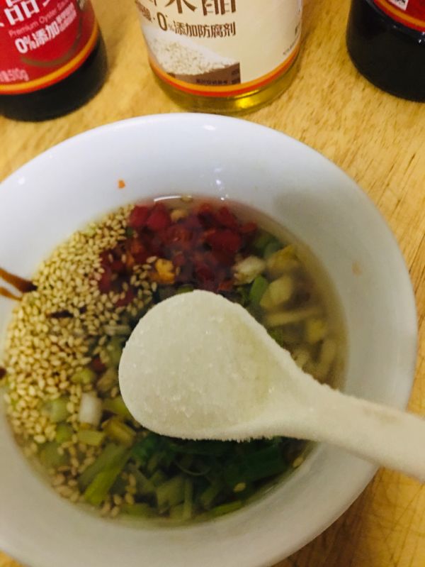 凉拌酸辣蕨根粉条