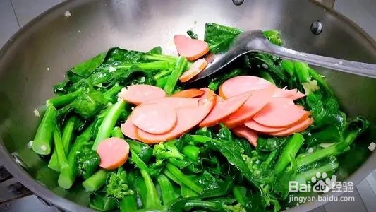 芥蓝炒火腿肠
