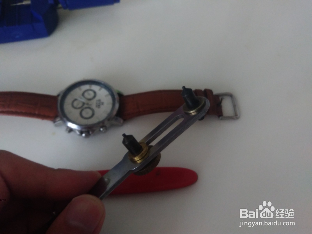 手表时走时不走偷停怎么修理