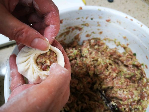 混发面羊肉包子