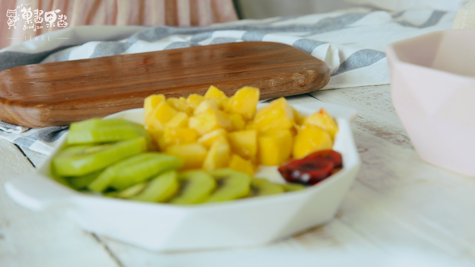 水果优格雪糕的做法,好吃不腻!