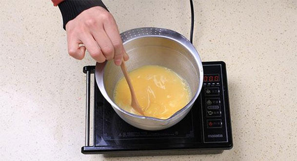 夏日清凉的芒果布丁的做法，你确定不要看一下吗？