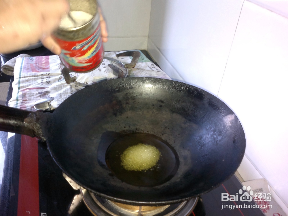 赤酱油亮的红烧鸡翅中的做法