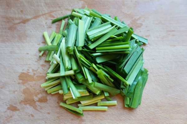 韭菜鸡蛋干炒面