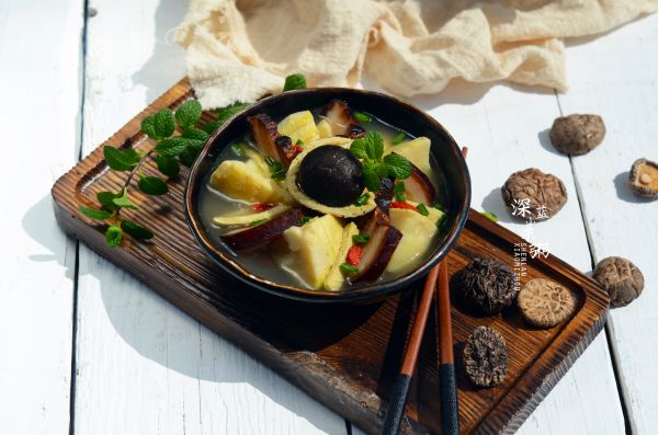 竹笋腊肉鲜味汤
