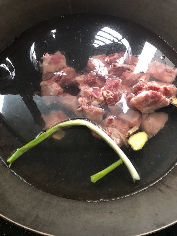 软糯芋儿烧排骨