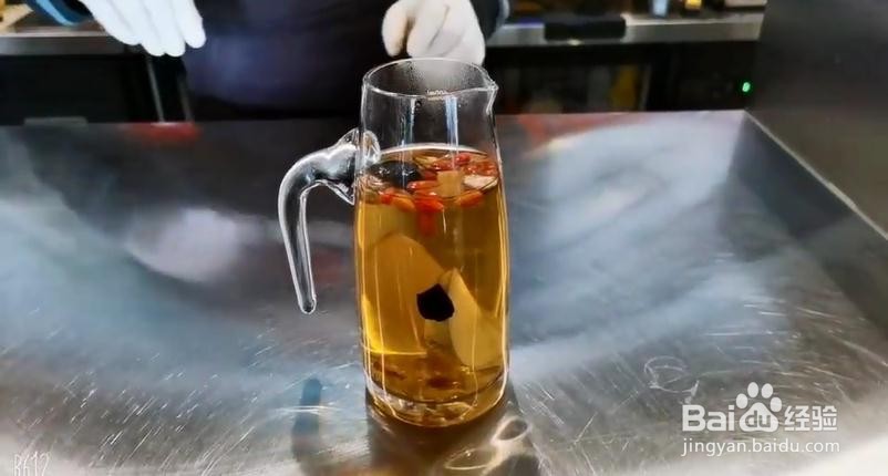 罗汉果雪梨蜂蜜水