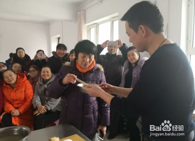 应该如何为群众办实事？