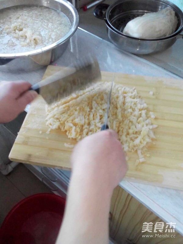 酸菜水饺的做法
