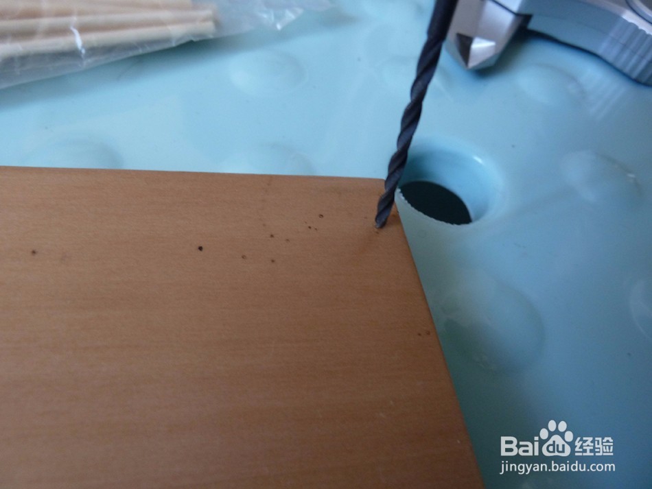 用牙签固定木条的方法