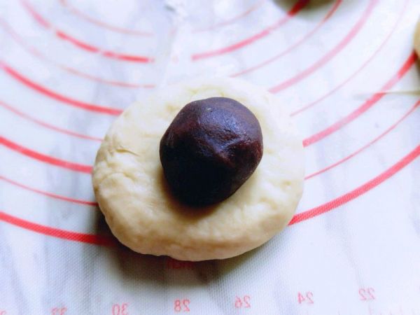 经典黑芝麻豆沙小面包