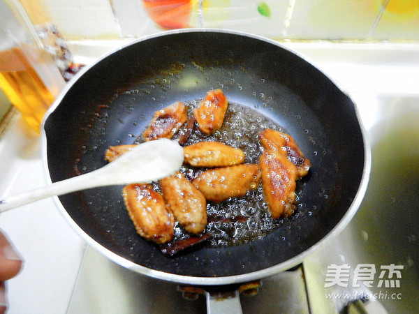 红绕鸡翅的做法