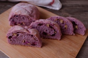 紫薯坚果粒软面包