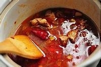 红油萝卜炖牛腩的特色做法