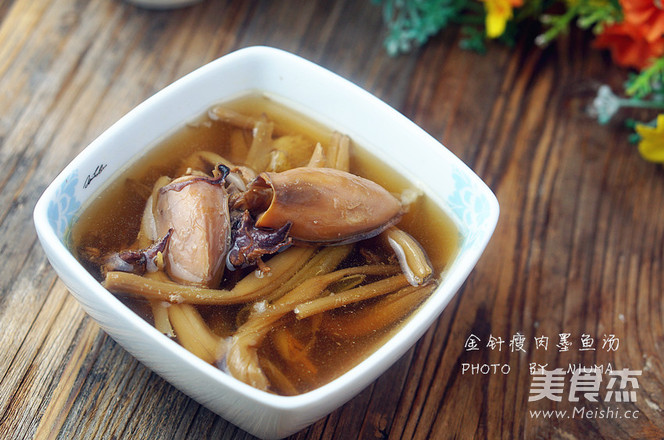 金针瘦肉墨鱼汤