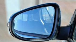 如何防止后视镜下雨天看不清？