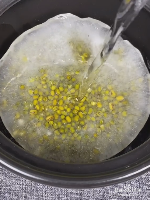 熬绿豆汤不变色的方法