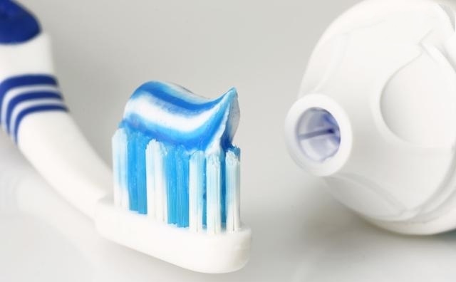 黄金发黑怎么清洗