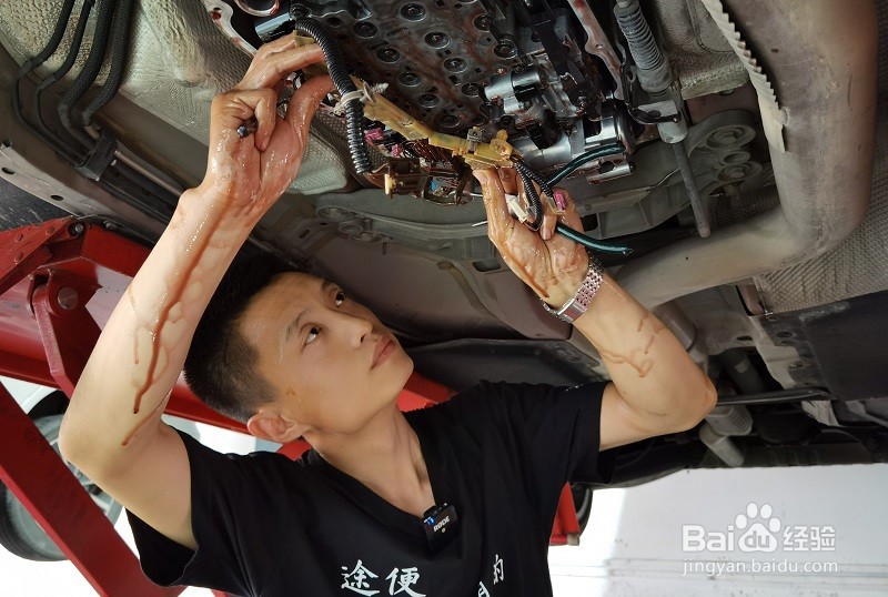 凯迪拉克变速箱油温传感器故障维修