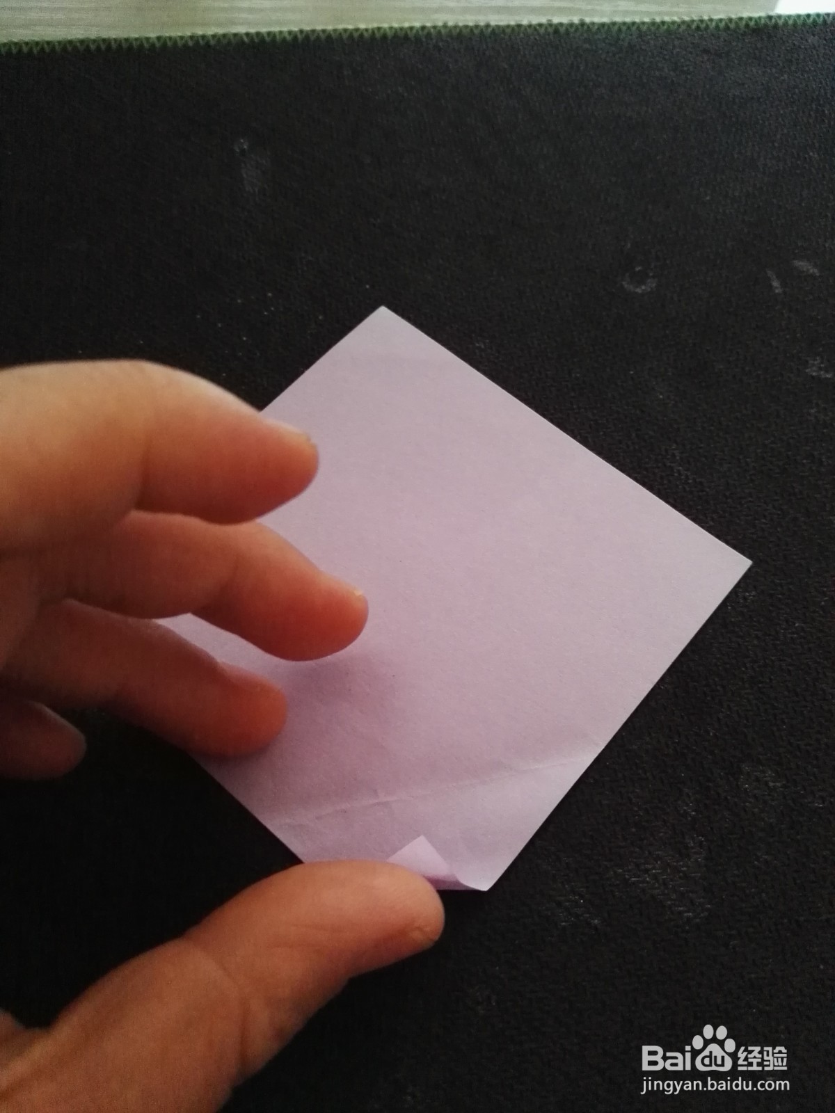 小男孩喜欢的小斧头的折法