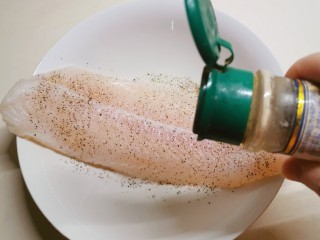 油泼鱼的做法