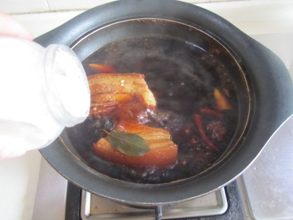 青椒素鸡炒回锅肉