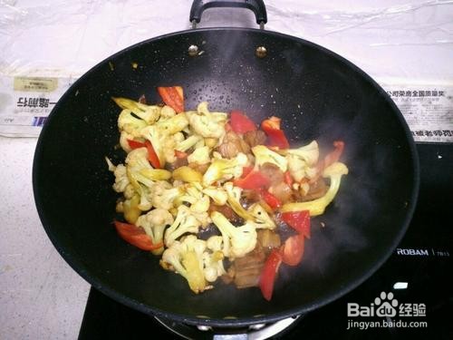 腊肉干煸菜花怎么做