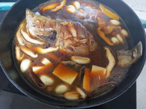 香菇豆腐煮桂鱼米粉